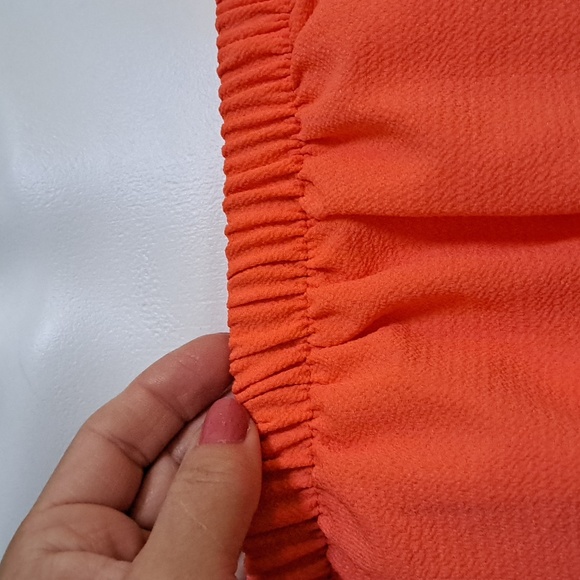 Rue 21 Coral Textured Ruffle Tie Romper. Size Small NWOT - Picture 4 of 9